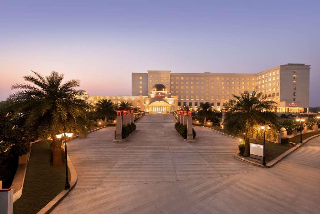 Ramada By Wyndham Lucknow Hotel And Convention Center Exterior photo