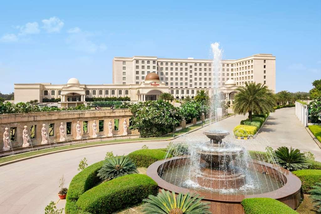 Ramada By Wyndham Lucknow Hotel And Convention Center Exterior photo