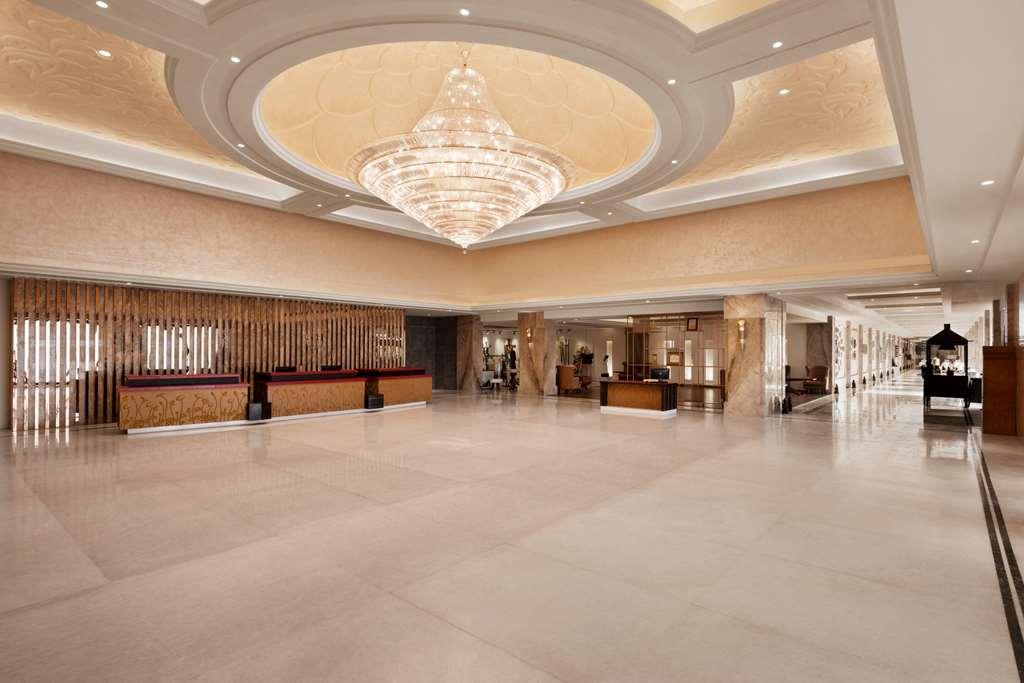 Ramada By Wyndham Lucknow Hotel And Convention Center Interior photo